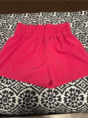 New in High-Waist Pink Elastic athletic Shorts